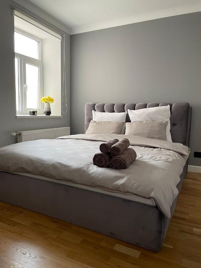 Premium Apartment In Quiet & Historical Area Riga Luaran gambar