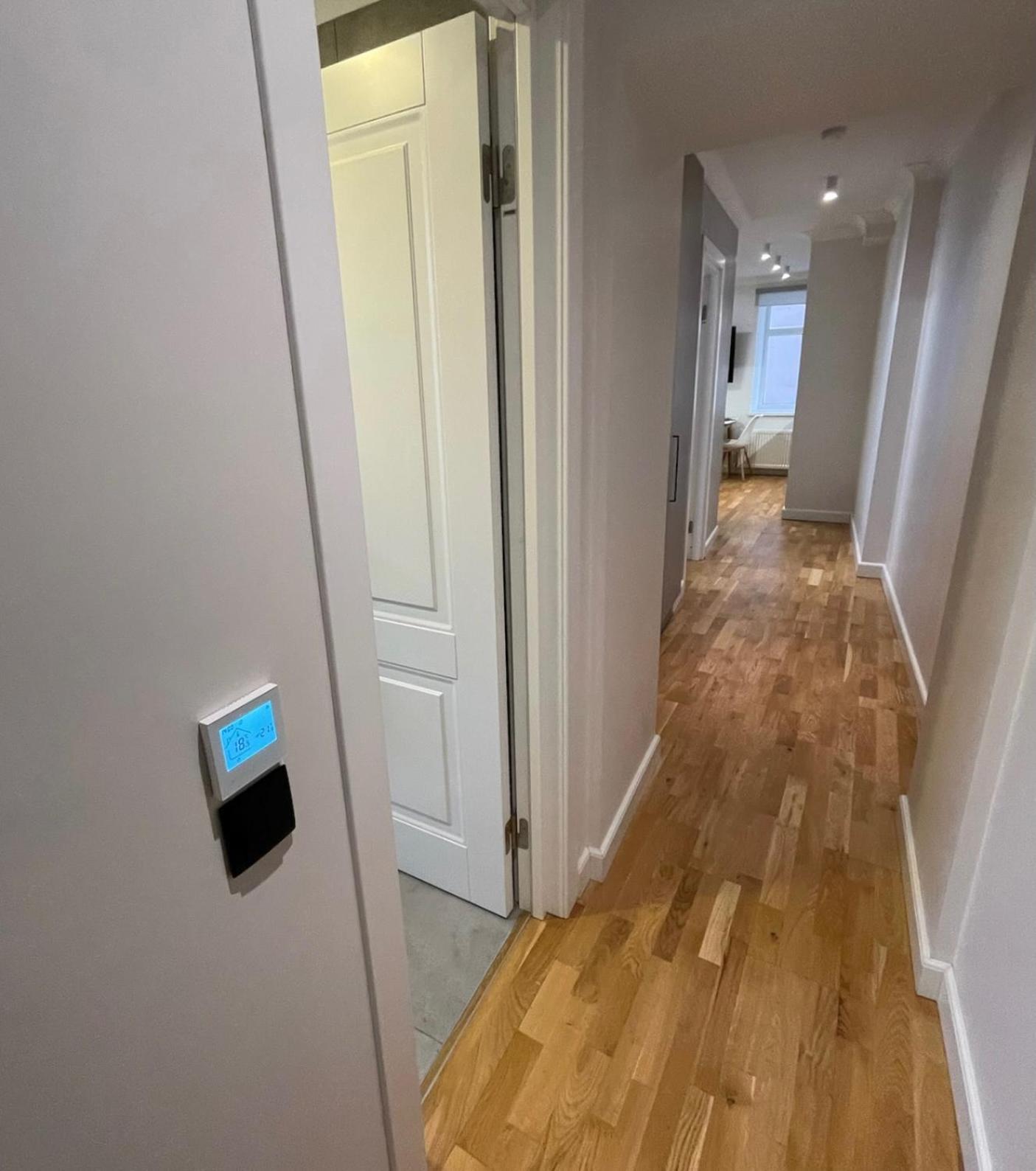 Premium Apartment In Quiet & Historical Area Riga Luaran gambar